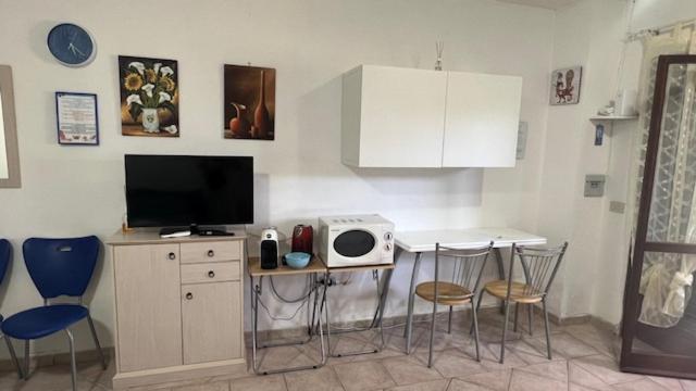 Casa Monella Mono Locale Vista Mare Appartement Marinella  Buitenkant foto